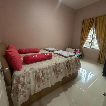 Villa Brastagi Resort Jalan Mimpin Tua Blok C No. 41 بيراستاغي المظهر الخارجي الصورة