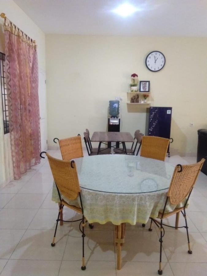 Villa Brastagi Resort Jalan Mimpin Tua Blok C No. 41 بيراستاغي المظهر الخارجي الصورة